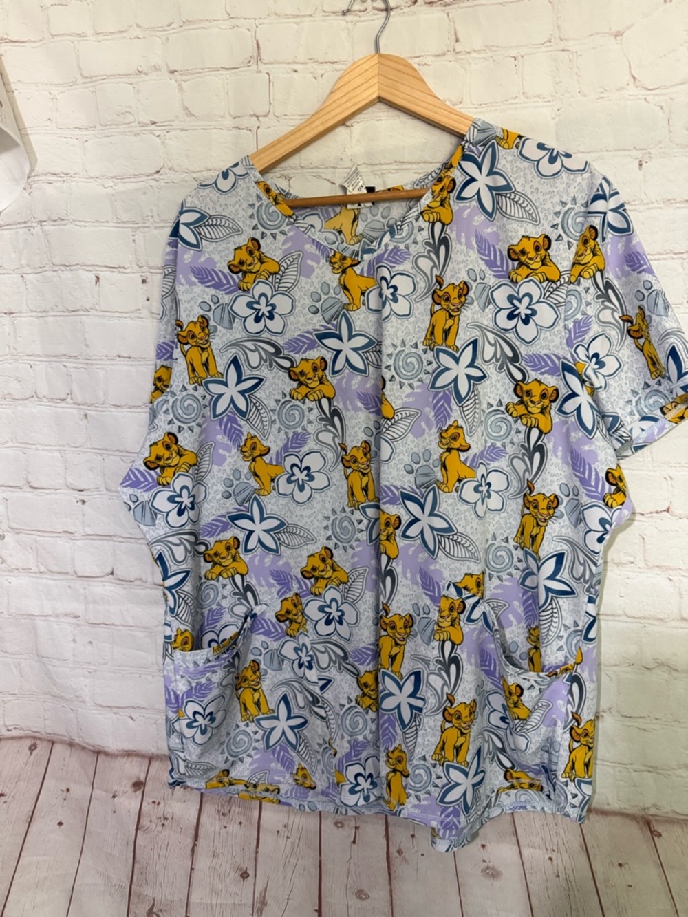 Lot of 4 Plus Size 2X Nursing Scrub Tops 3 Disney 1 Floral Short Sleeve - Picture 4 of 11